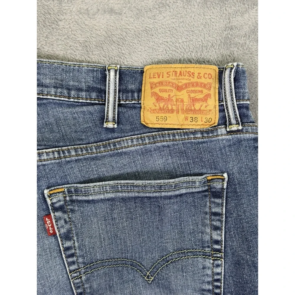 Levis Jeans Mens 38x30 Blue 559 Medium Wash Straight‎ Leg Relaxed Fit American